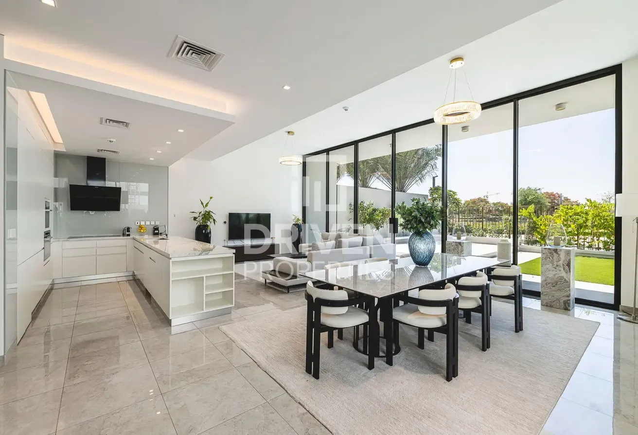 Ready to Move in | Skyline View | Prime Location