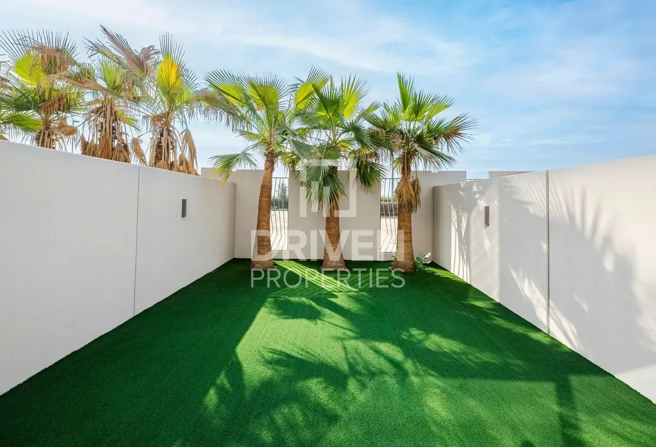 Private Garden | Spacious Single Row | Wide Layout