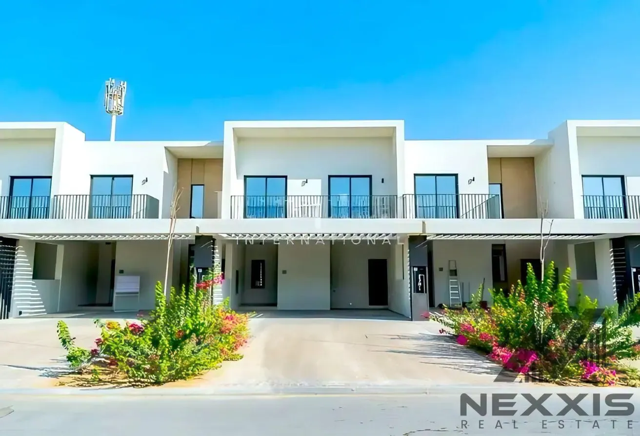 Fully Furnished - Close To Community - Brand New