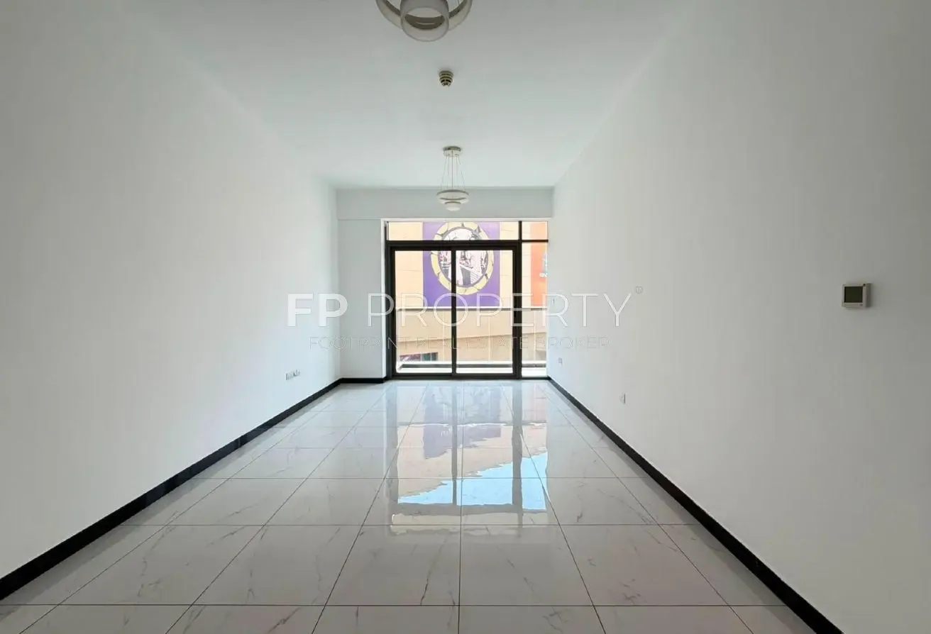 UNFURNISHED 1BHK NEXT | TO | CIRCLE MALL VACANT