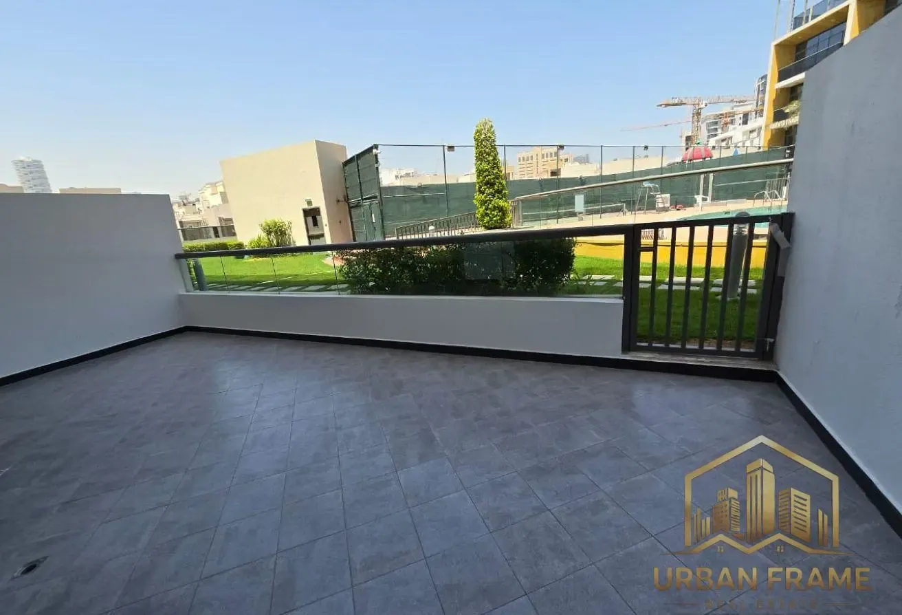 SPACIOUS 1 BEDROOM | LARGE TERRACE | POOL FACING