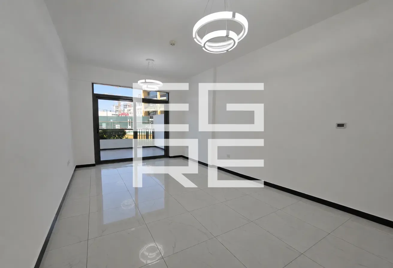 Spacious | Big Facade | Multiple Cheques