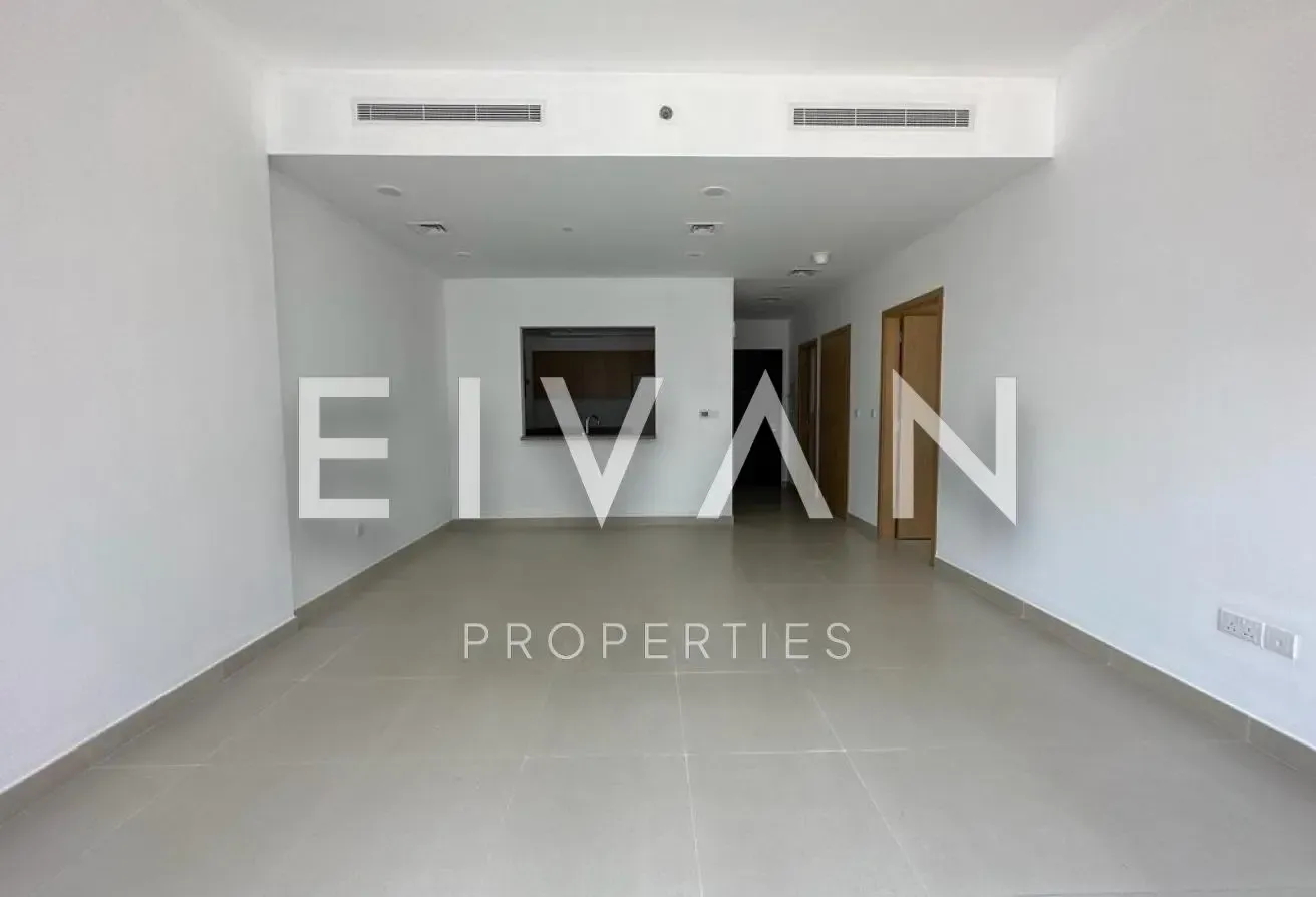Modern 1BR | Walk to Dubai Mall | Private Balcony