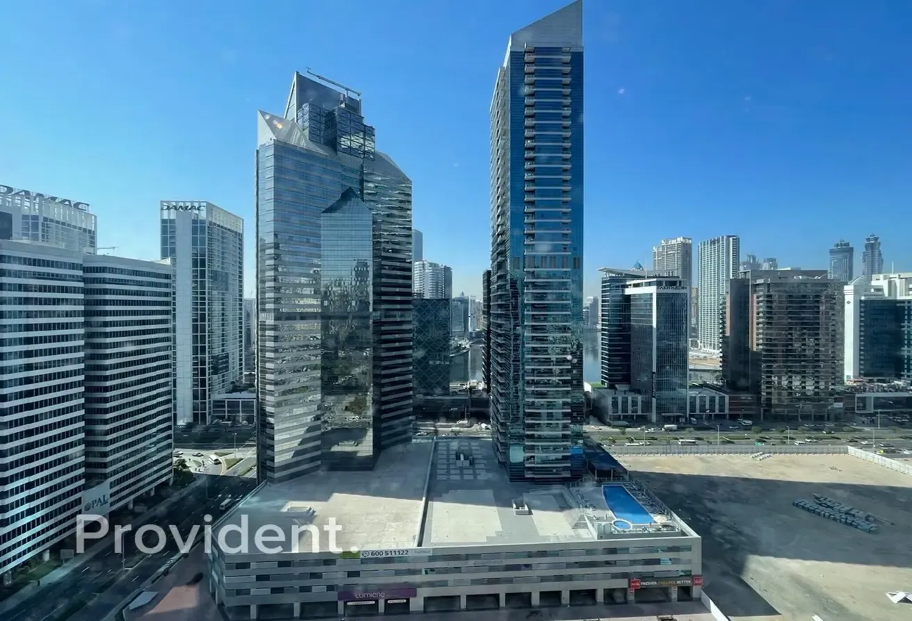 High Floor | Bright Unit | Vacant Now