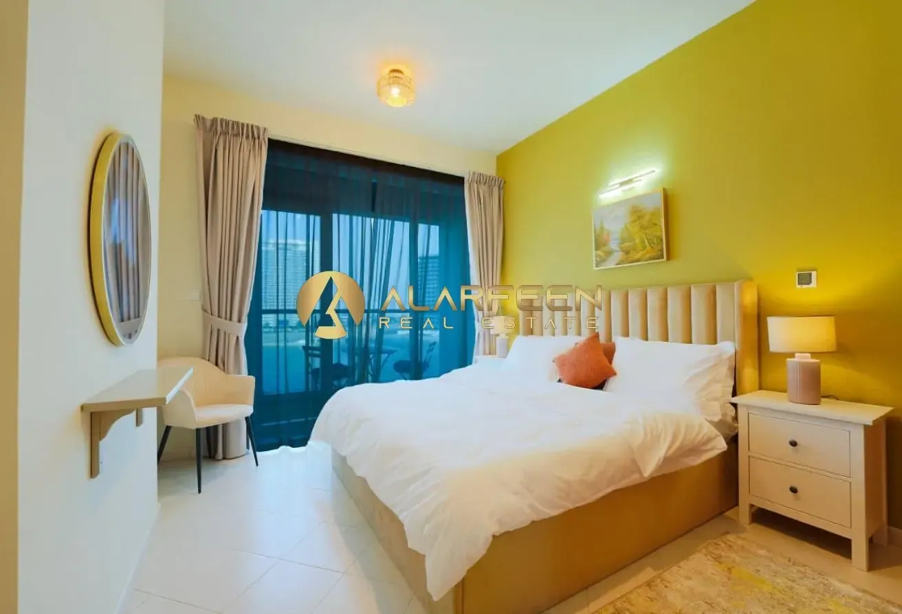 Stylish 1 BR/ Beautiful Canal View/ Bright Layout