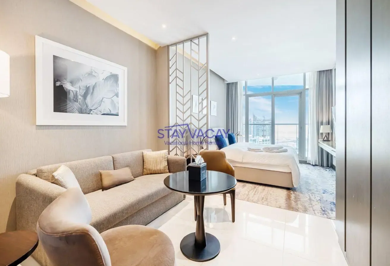 Canal View Balcony | Elegant | Bills Included