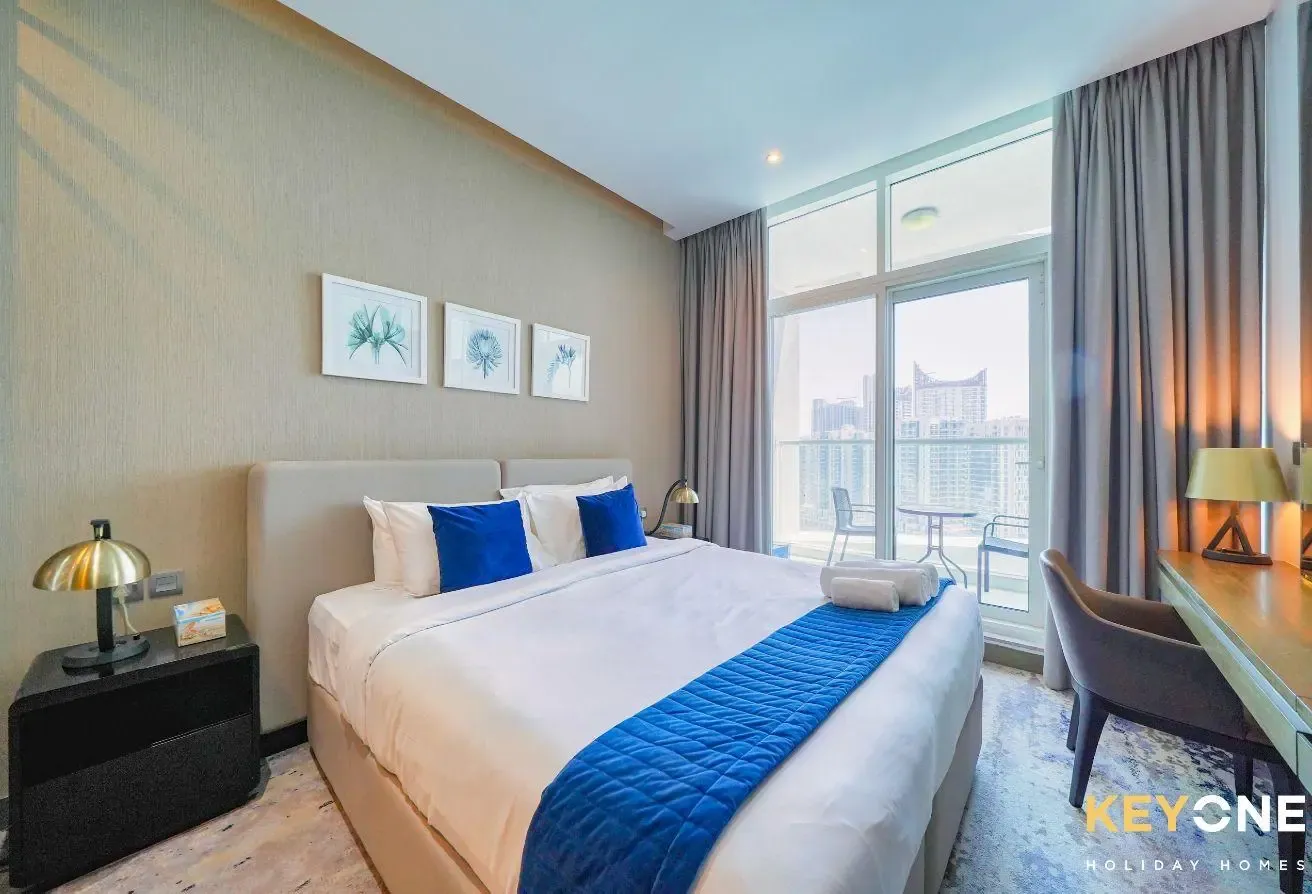 Sleek Studio in Privé | Stunning Canal View