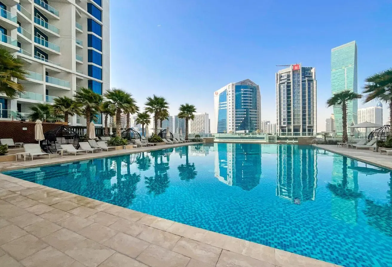 Chic Studio with Luxury Pool & Burj Khalifa View