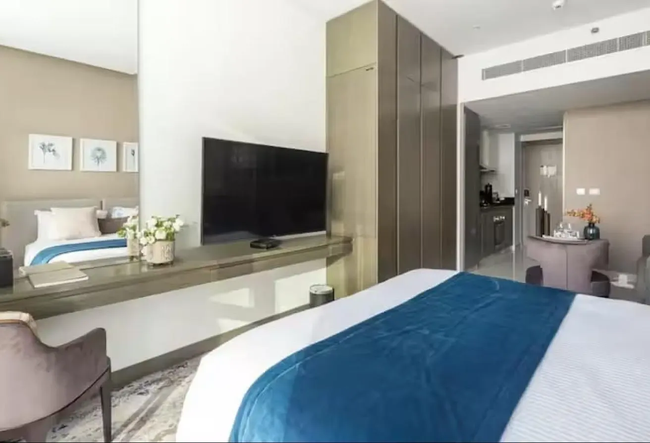 Fully Furnished l Vacant l Canal View