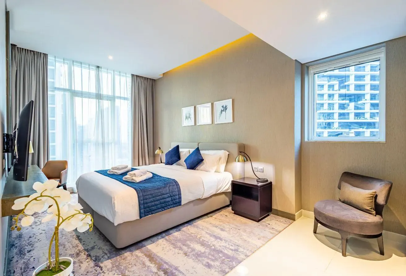 Spacious Studio |Canal & Burj View| Bills Included
