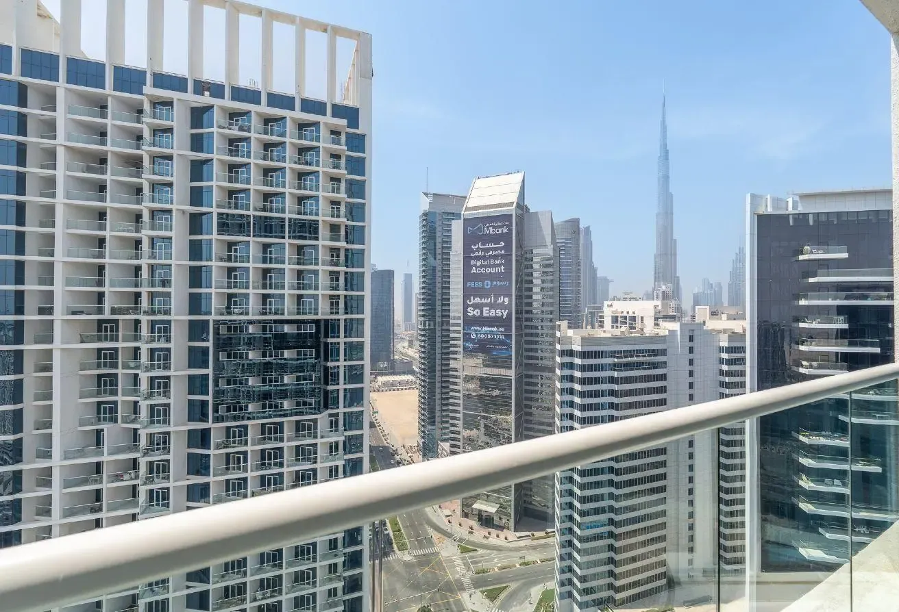 Elegant 25th-Floor Studio Overlooking Burj Khalifa