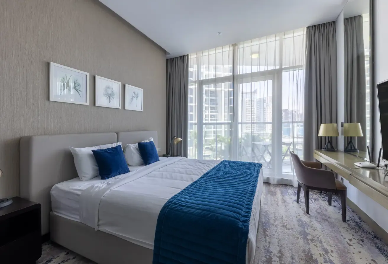 Canal-side living | Hotel-style residence