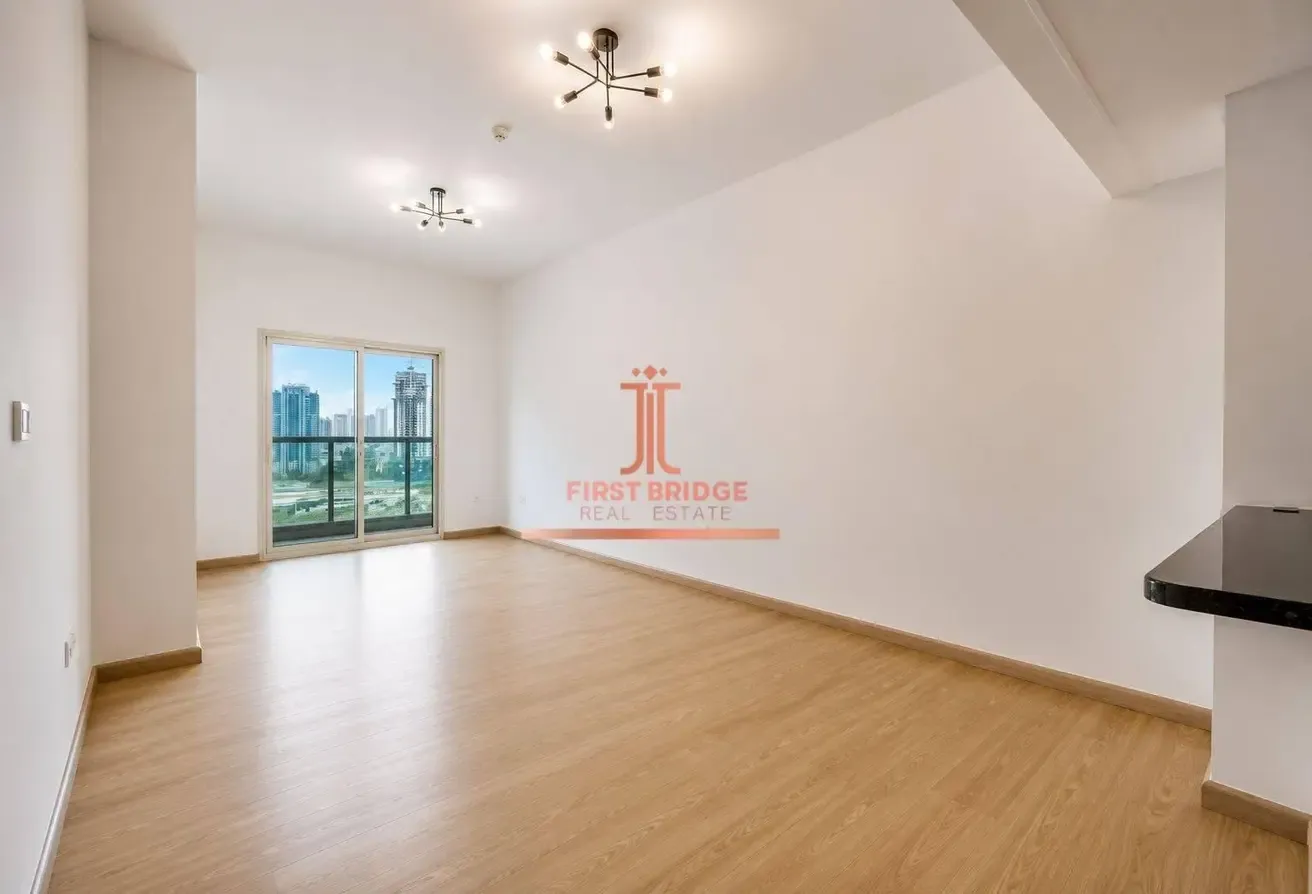 Spacious Layout | Vacant | Refurbished