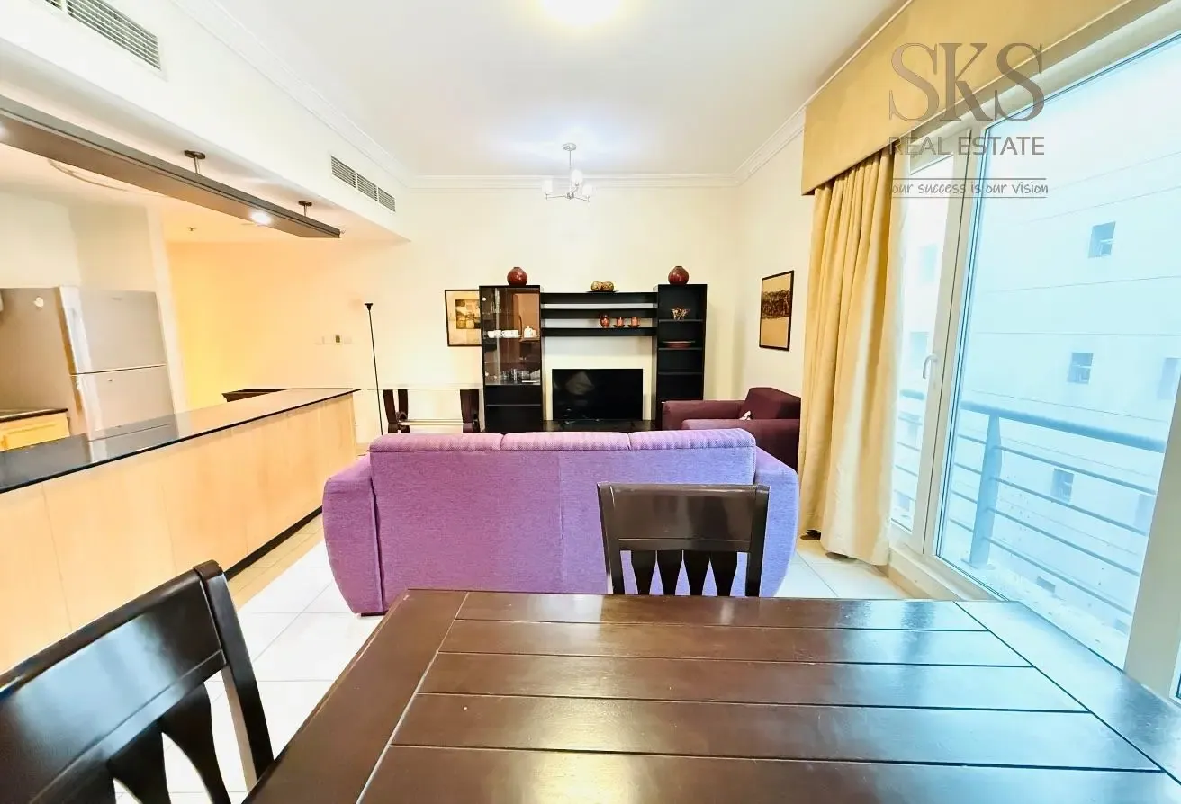 Luxury Fully Furnished 1BHK APT close To Mall
