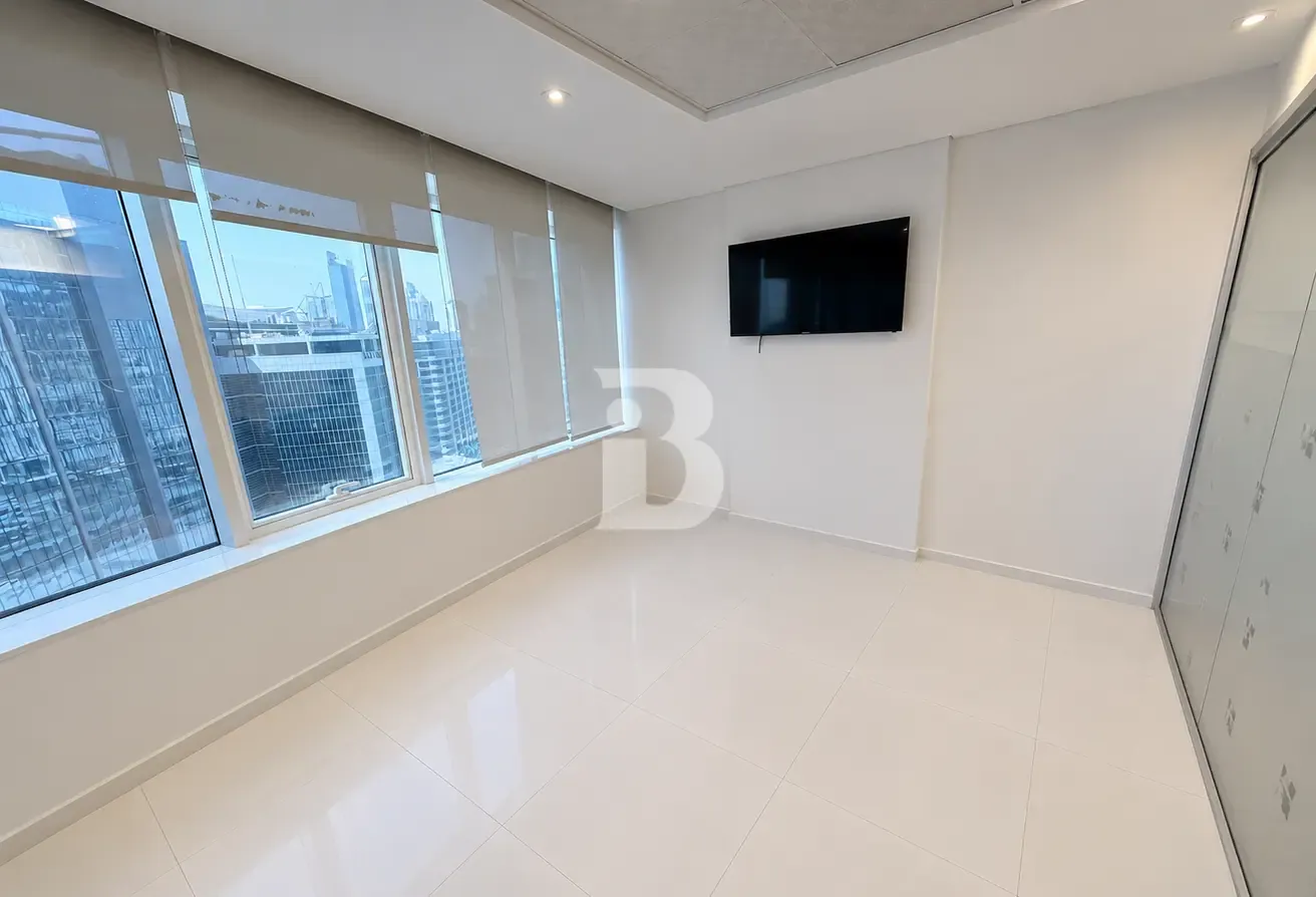 High Floor Office | Bright Unit | Canal View