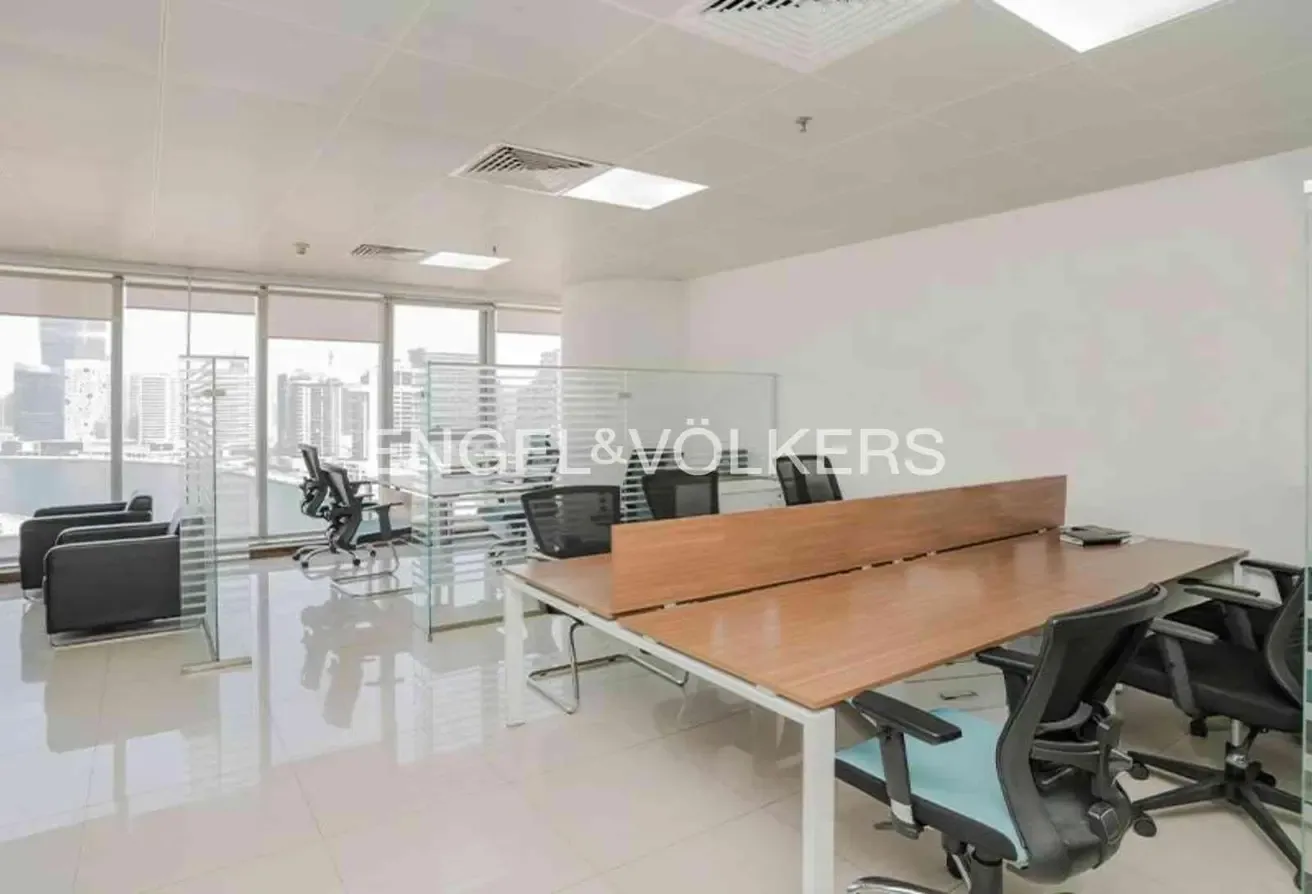 Stunning Interior| Natural Light| Fully Furnished