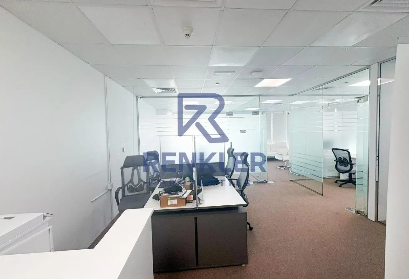 Furnished| Partitioned | Canal view