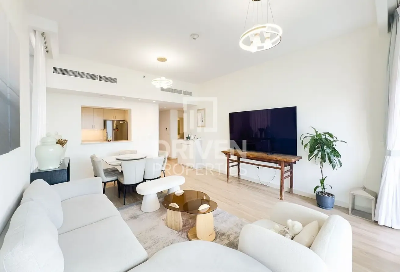 Ready to Move in | Spacious Apt | Prime Location