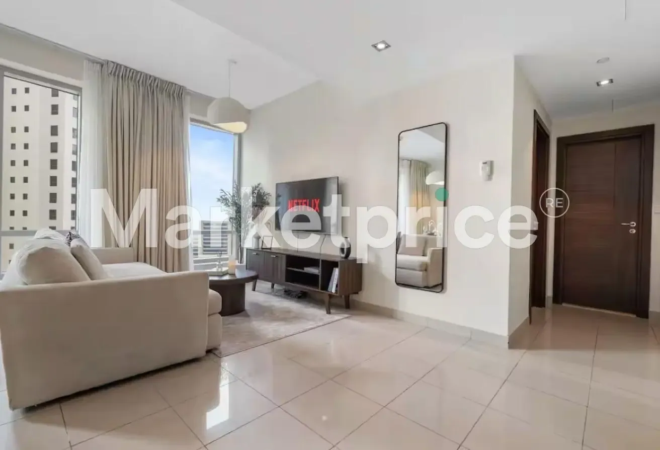 Vacant apartment in Sanibel Tower Near Marina Mall