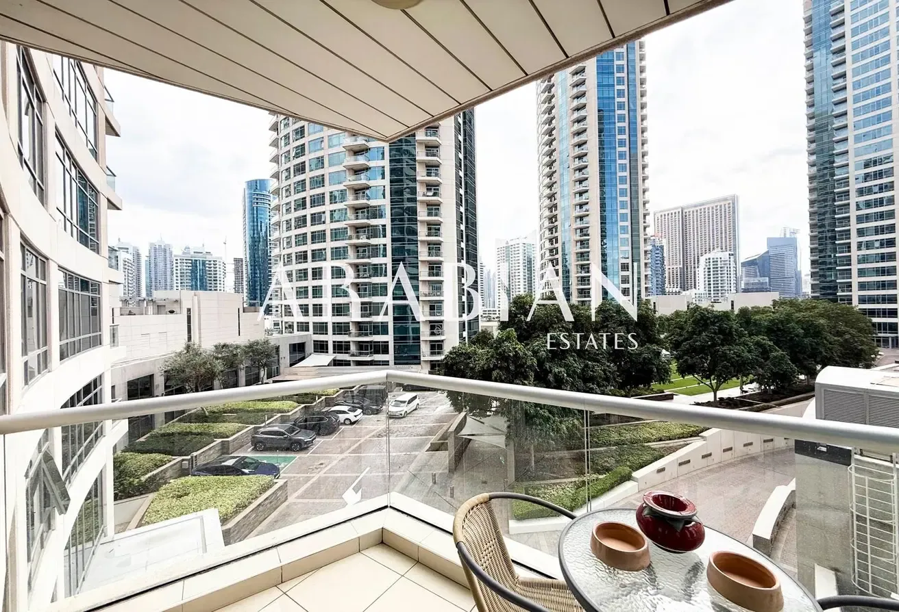 Large Layout - Vacant On Transfer - One Bedroom