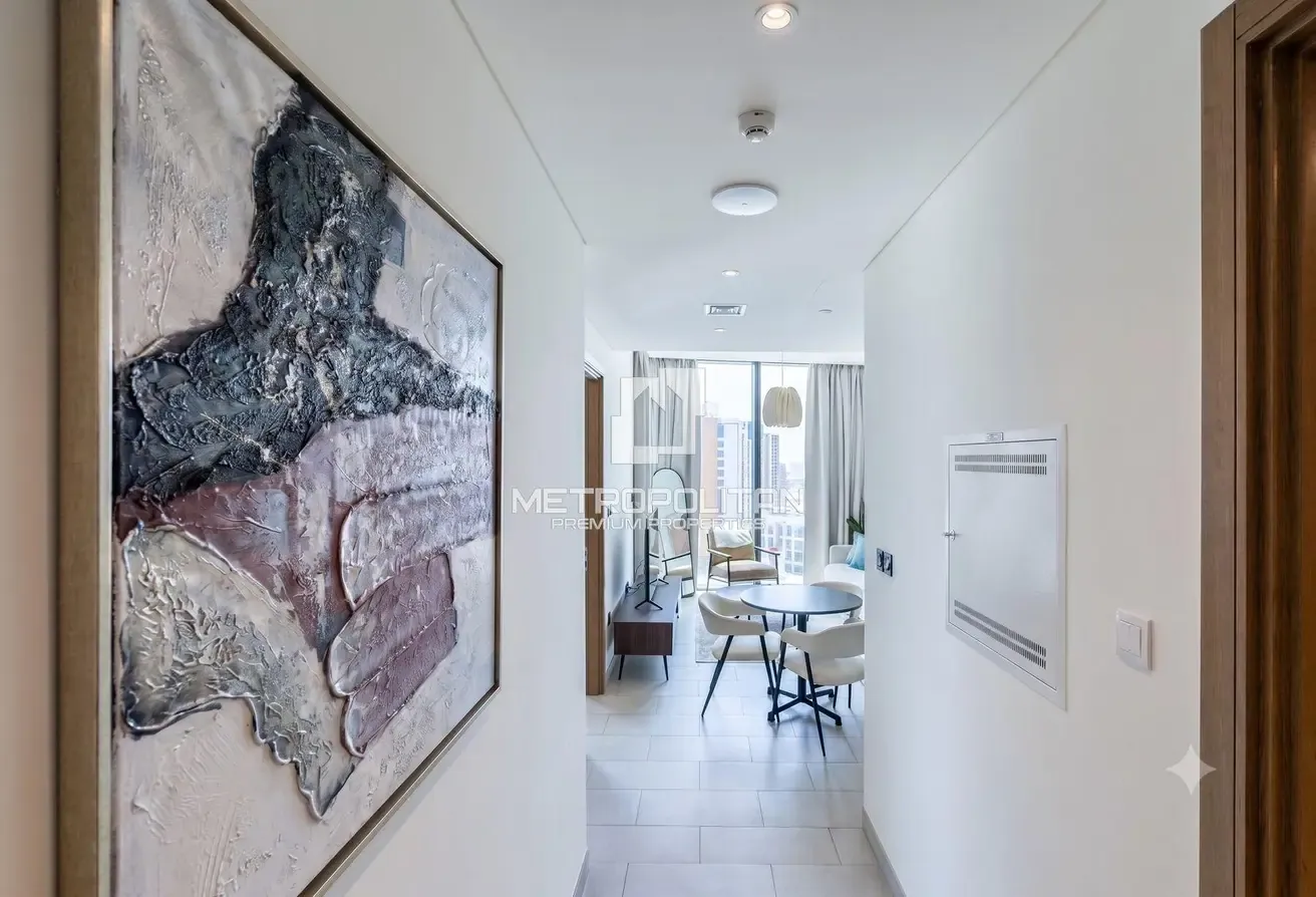 Bright Apartment | Lagoon View | High Floor