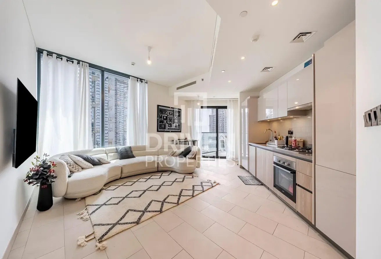 Tenanted | Mid floor | Furnished | 04 Series Unit