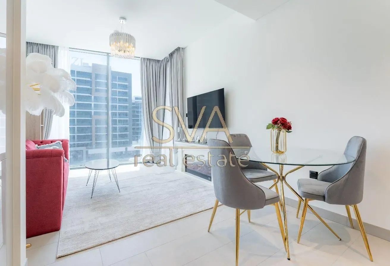 Vacant fully furnished 1 bed+study, Lagoon view