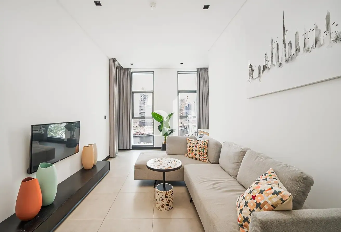 1 Bedroom Apartment | Mid Floor | Ready