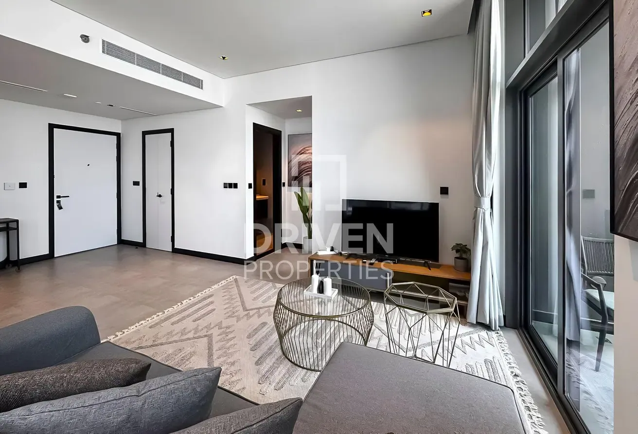 Corner High Floor Unit | Rented | Prime Location