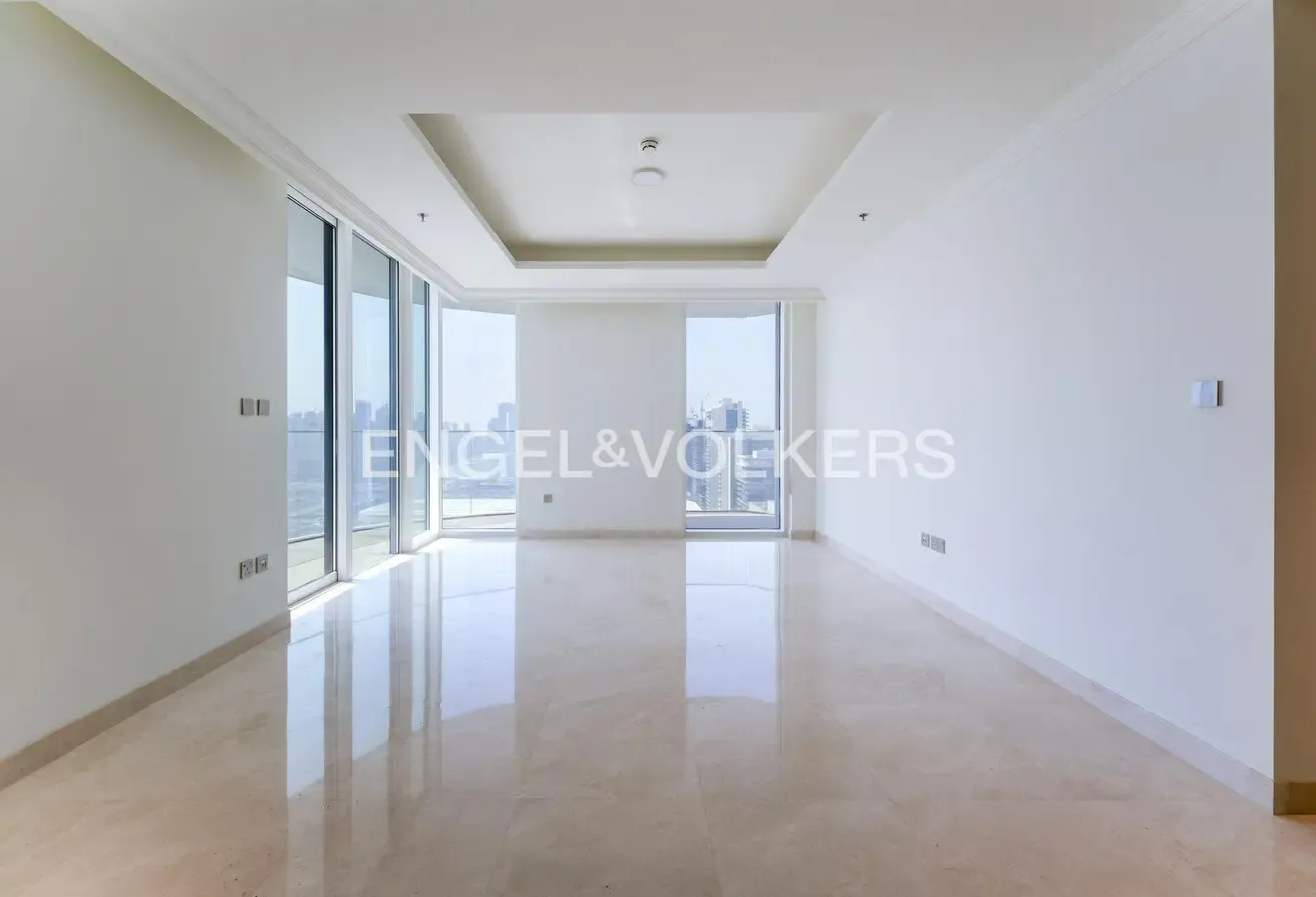 Marina Skyline View | High Floor | Beachfront