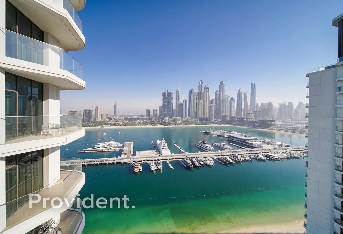 Upgraded 01 | High Floor | Marina