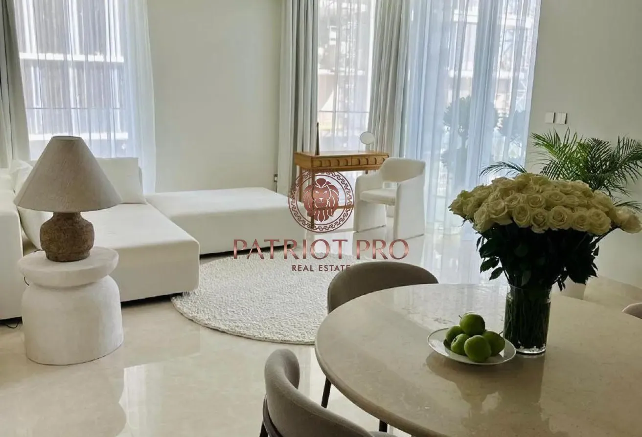 WATER FRONT LIVING | VACANT | MARINA VIEW