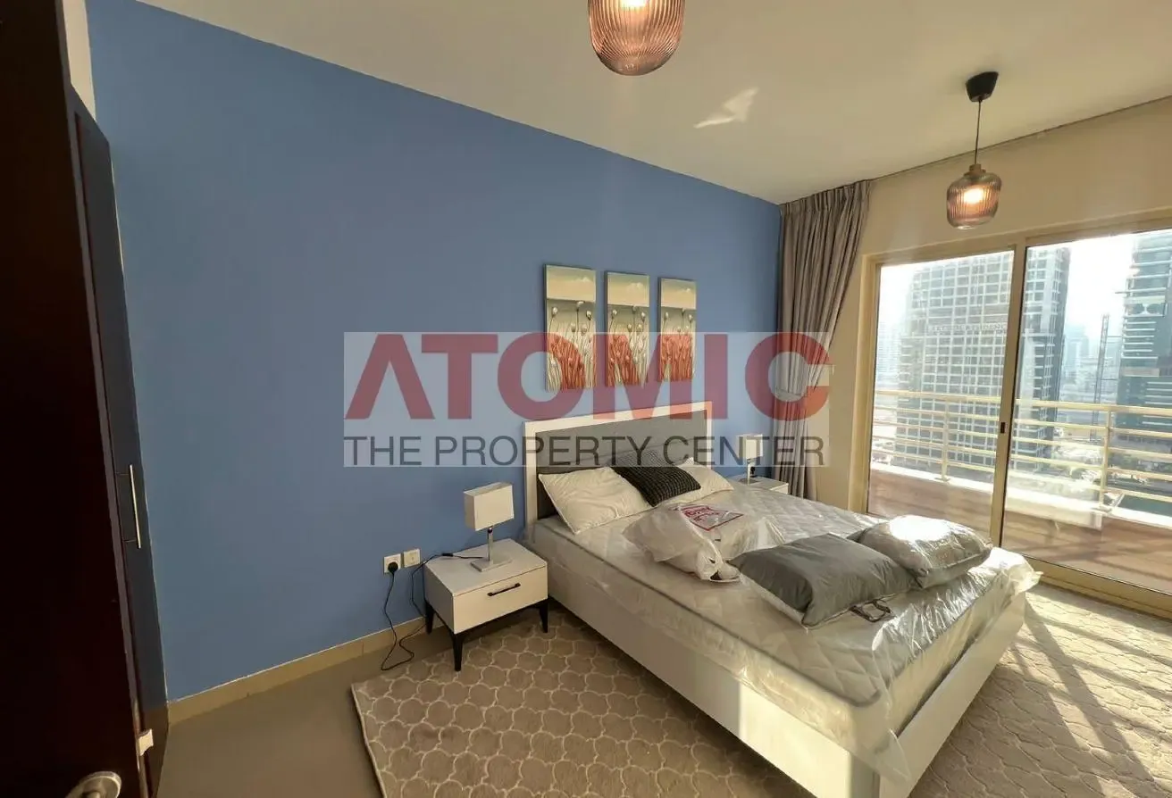 VACANT | Furnished | Closed Kitchen | Lake View |