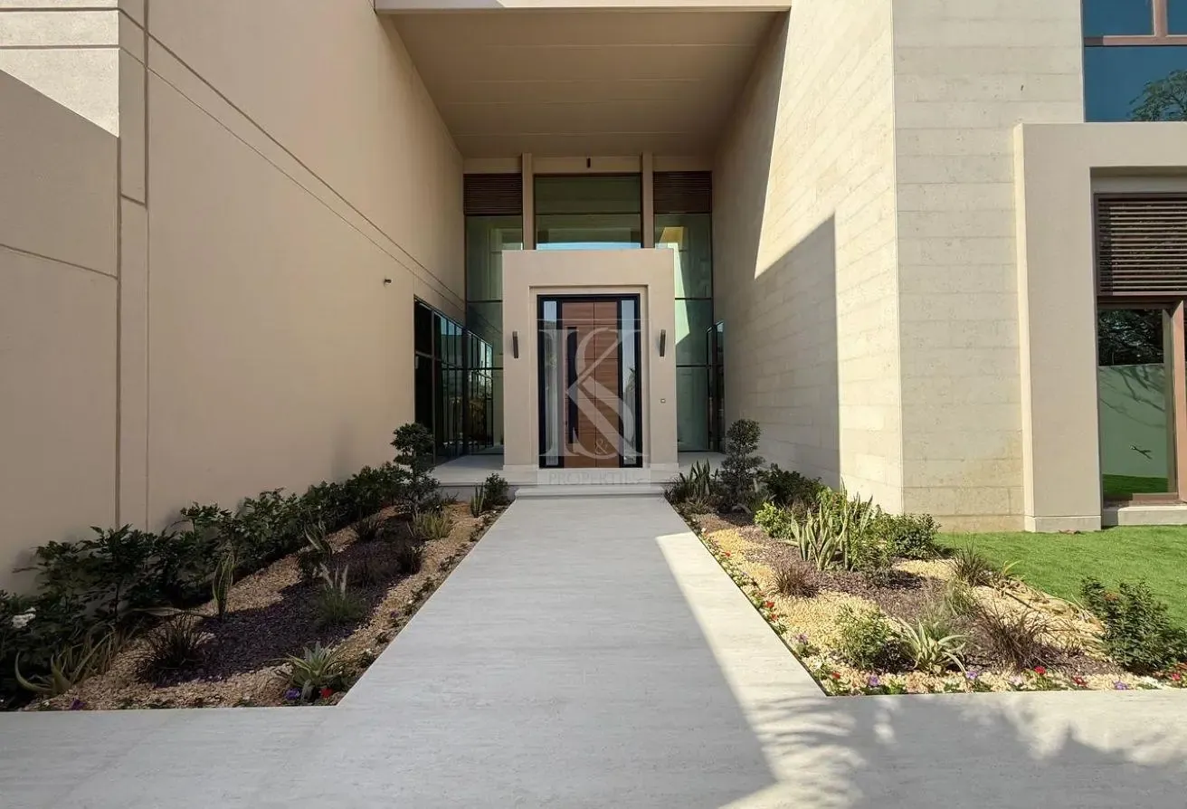 Spacious Luxury 5BR | Maid and Driver Rooms
