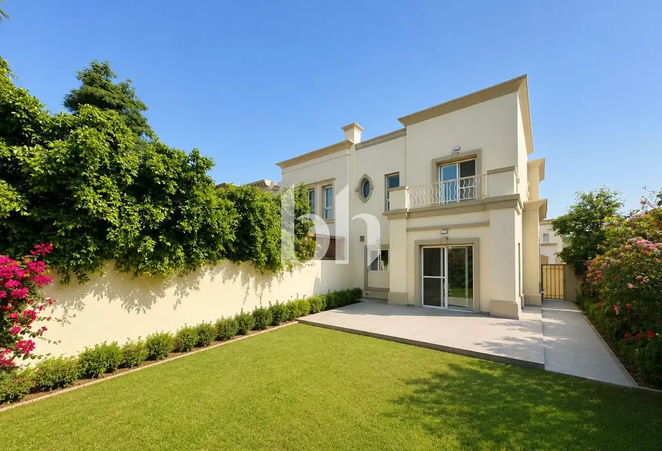 Lake View | Fully upgraded | Vacant Now