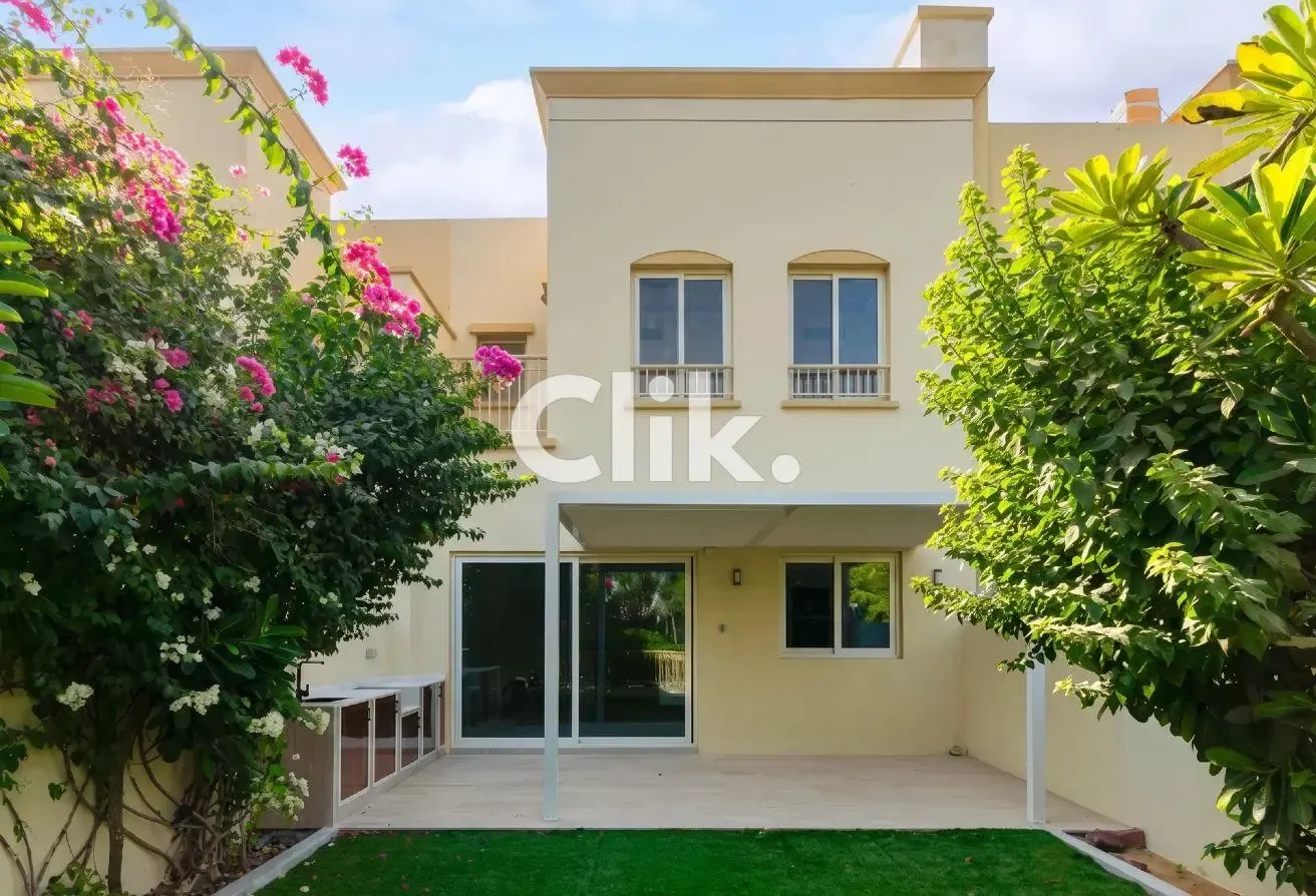 Fully Upgraded | Lake View | Vacant