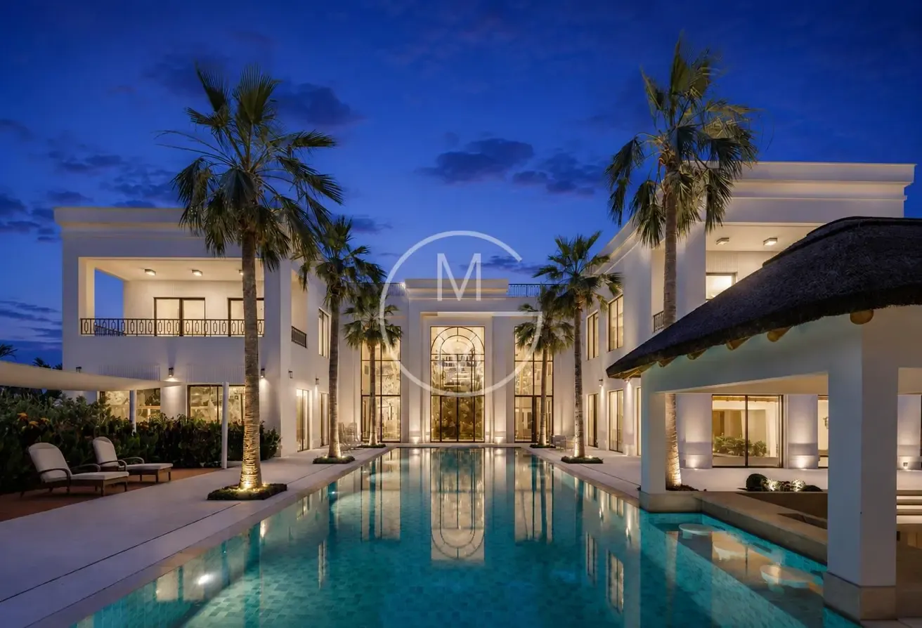 Custom Elegance | Modern Luxury | Masterpiece