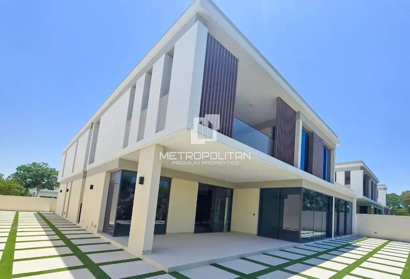 Signature Villa | One of 18 | Large 5BR Single Row