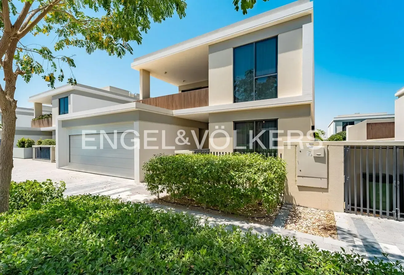 Vastu | Fully Upgraded | Vacant on Transfer