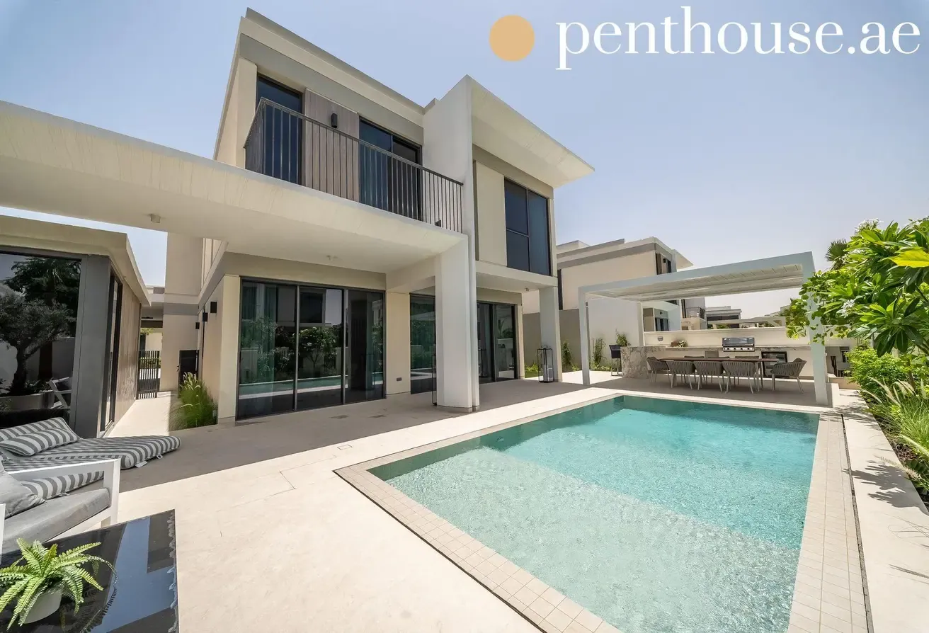 Vacant | Corner| Access to Pool | Prime Location