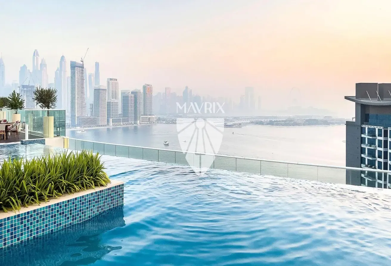 Elegant Waterfront Home | Iconic Skyline View