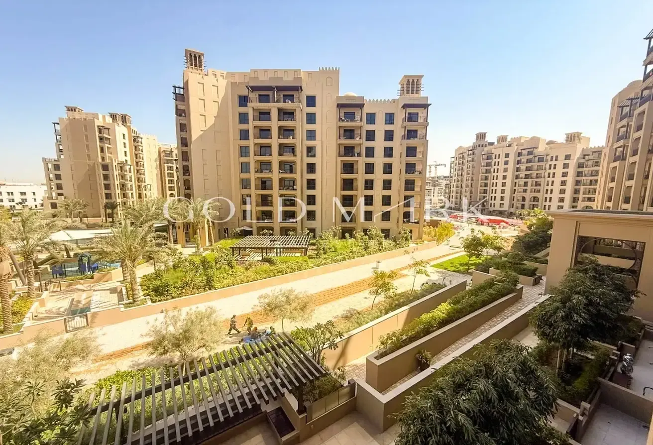 Burj View| Luxury 1BR | Prime Location| Negotiable