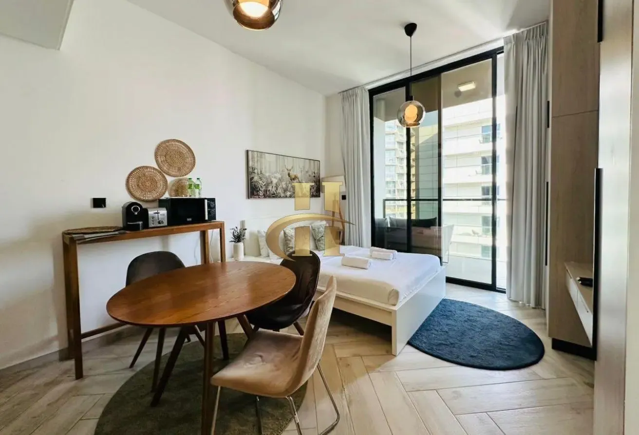 Fully Furnished | High Floor | Vacant 14th May