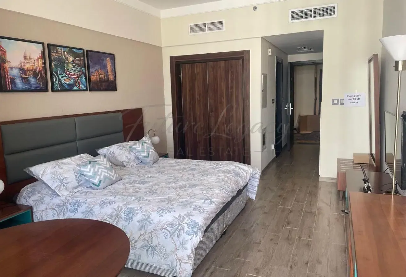 LUXURY STUDIO APARTMENT | MODERN LIVING
