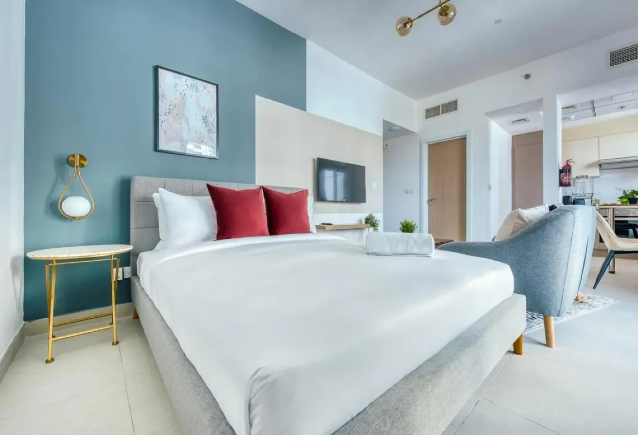 Flexible Living | No Commission | Furnished Studio