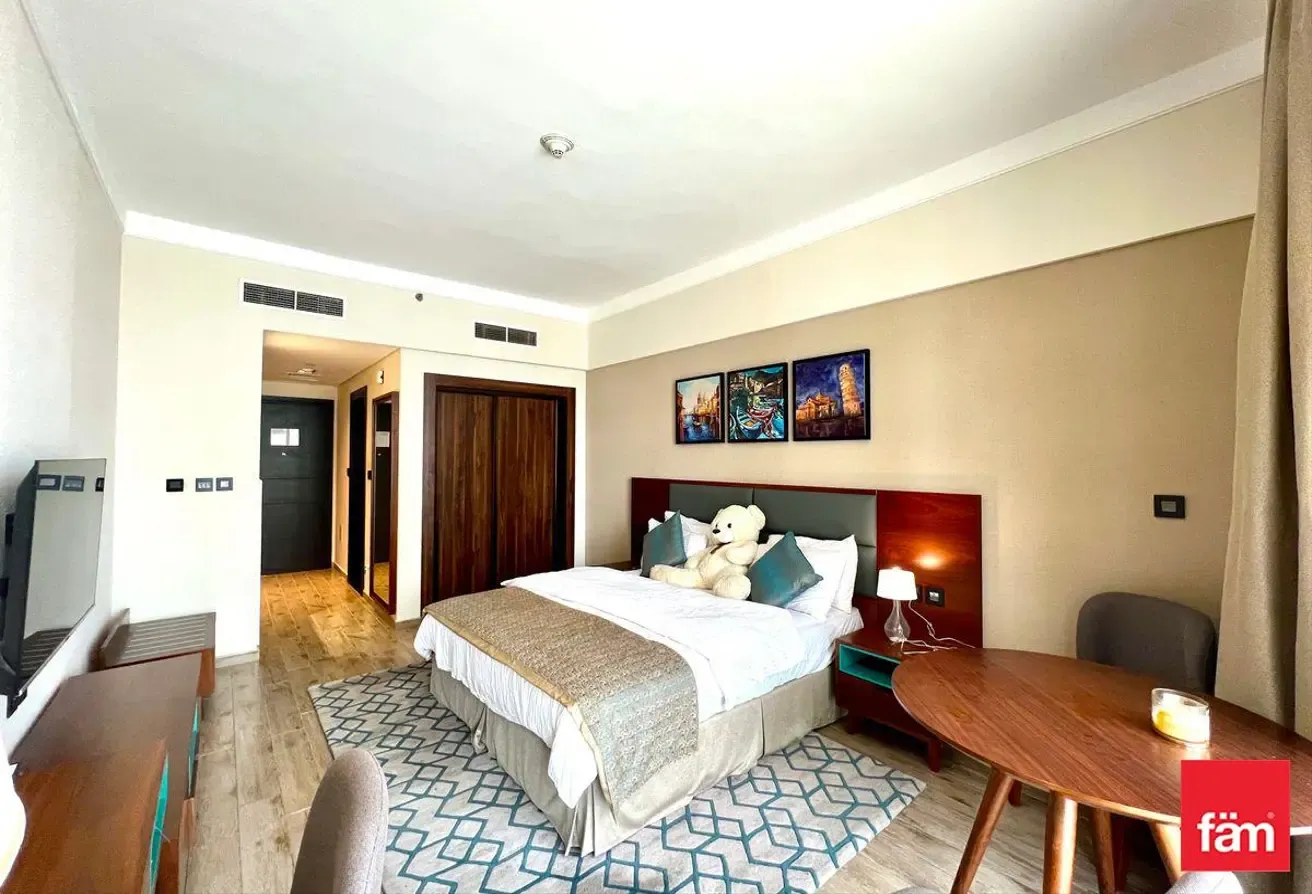 Fully furnished | Mid Floor | Ready to move in