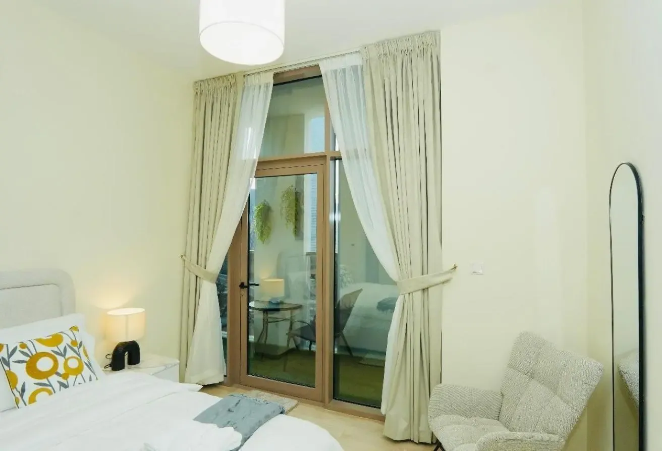 Bright 2BR| Fully Furnished | Vacant