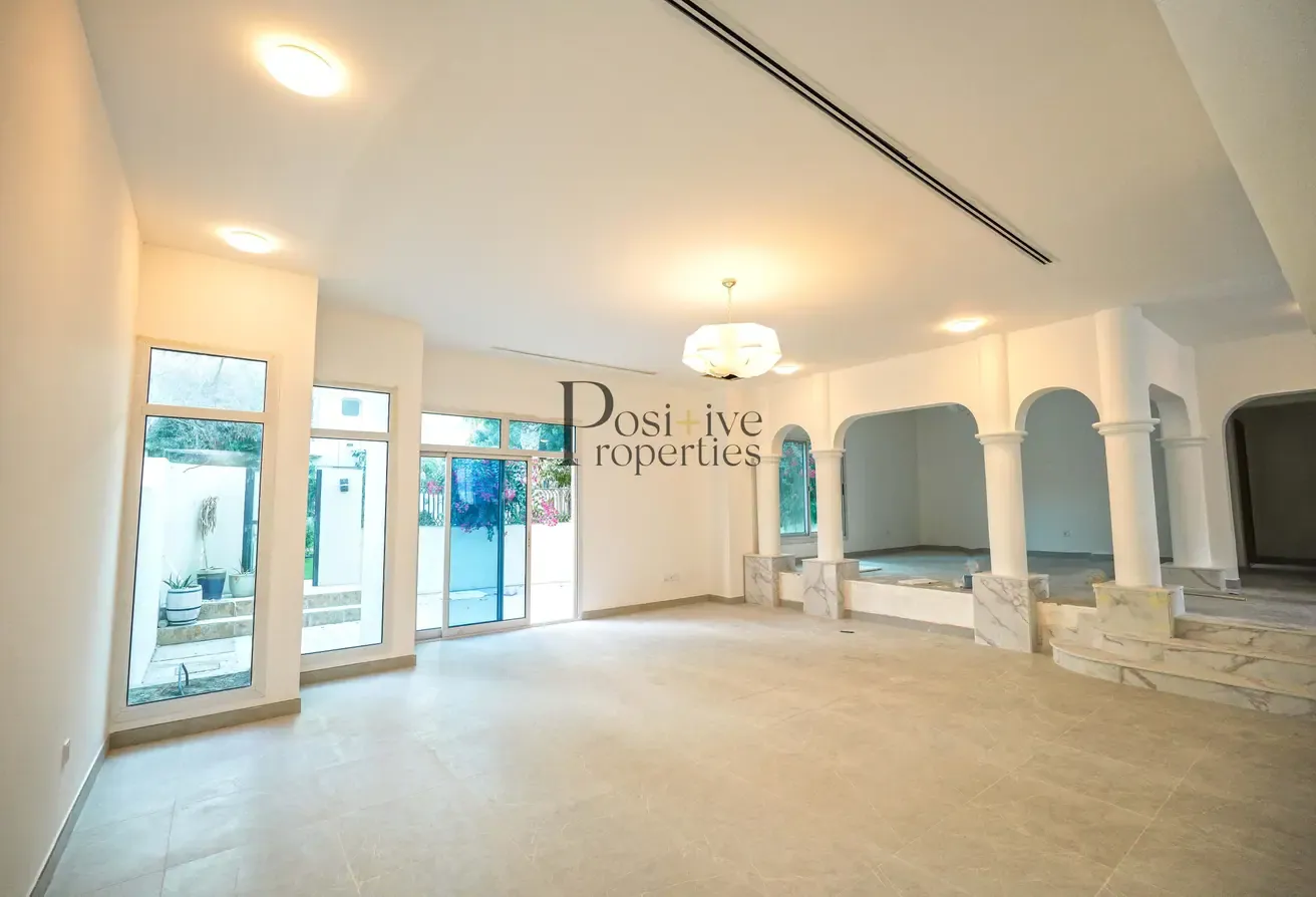 Airport-Adjacent Villa | fully Refurbished | Private & peaceful