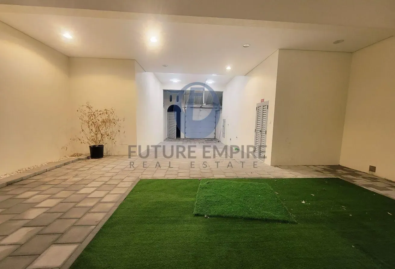 Ready To Move 4BHK Villa With Maid Room + Galery