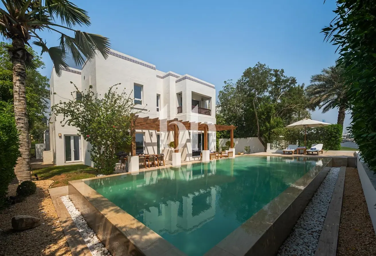 Private Residences | Lake View | Fully Furnished